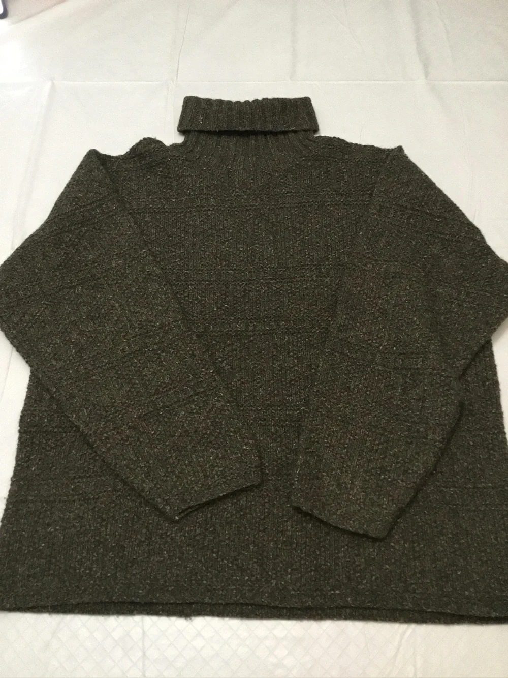 Banana Republic textured olive